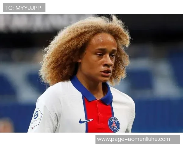 哈维西蒙斯：从青训新星到足坛闪耀之星的成长之路